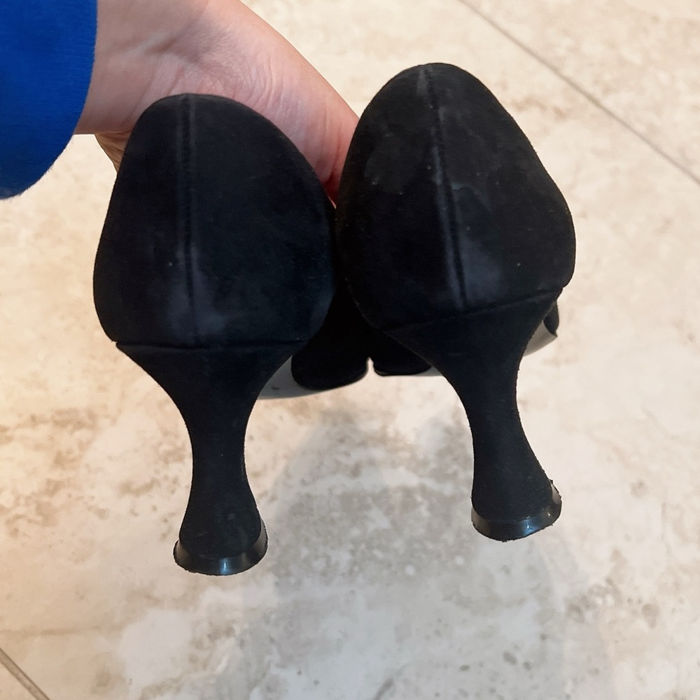 Vintage Chanel Heels - Picture 4 of 6